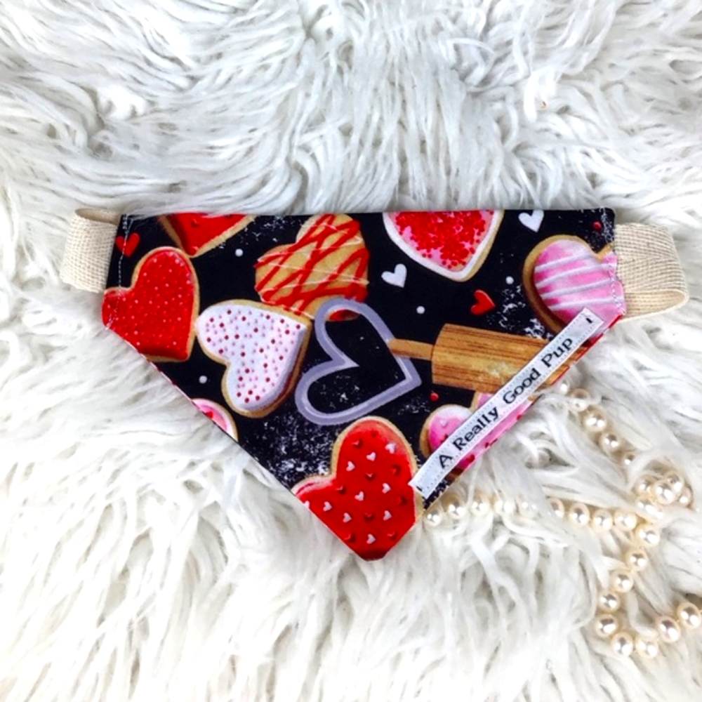🐶 4 for $16 DOG BANDANA ( sugar cookie ) ❤️